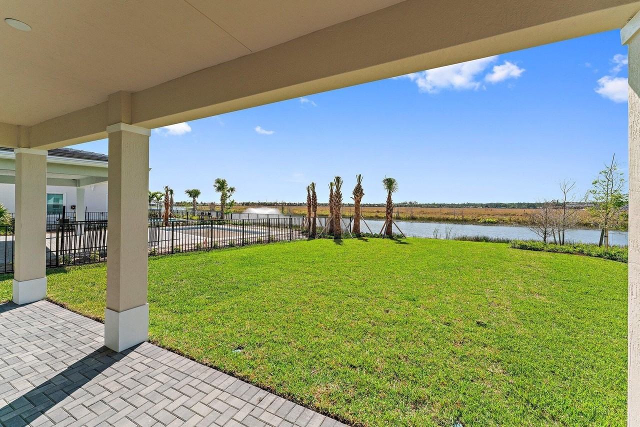 12594 Nautilus Cir - Photo 7 of 50