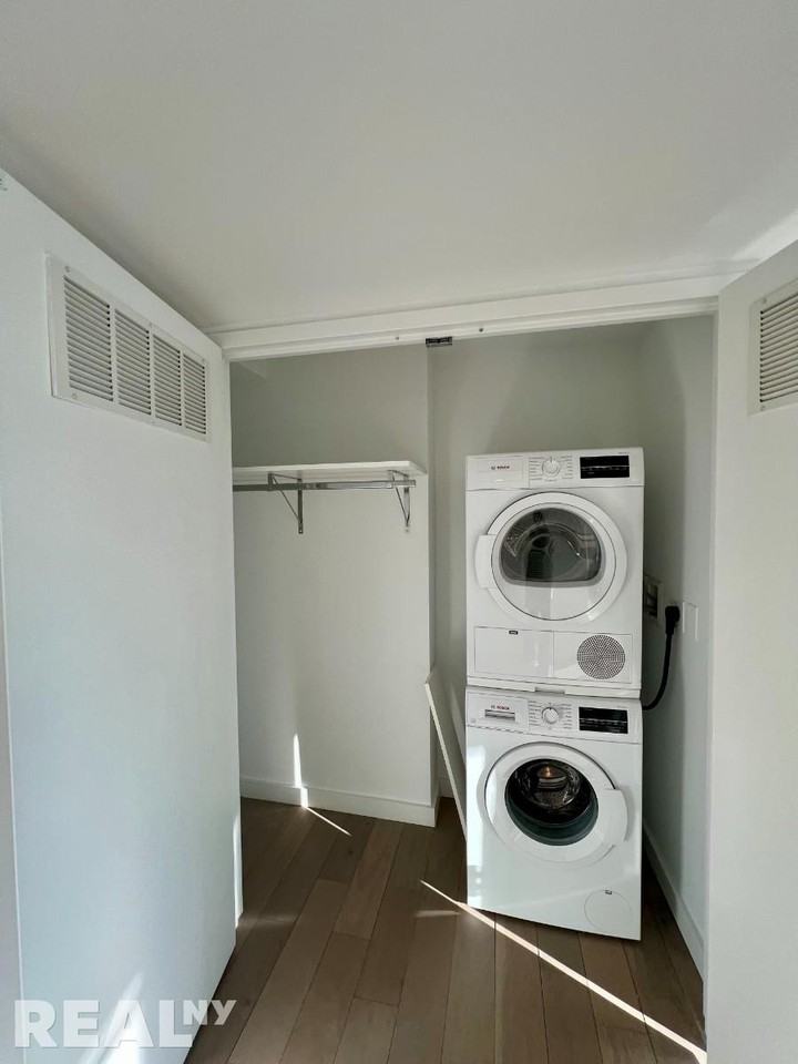 Columbia Hts #10B - Photo 4 of 11