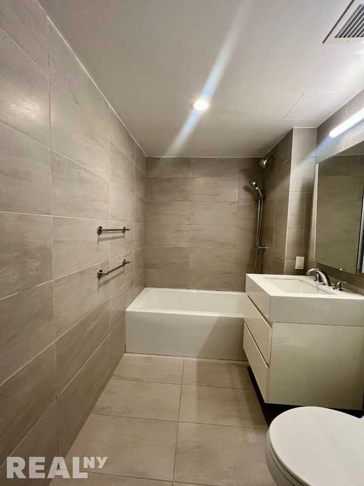 Columbia Hts #10B - Photo 5 of 11