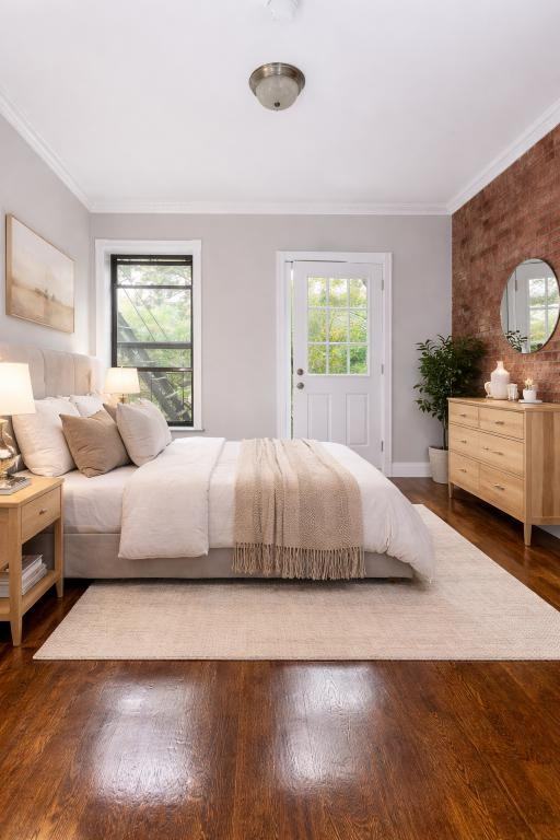 E 13th St #1E - Photo 3 of 4