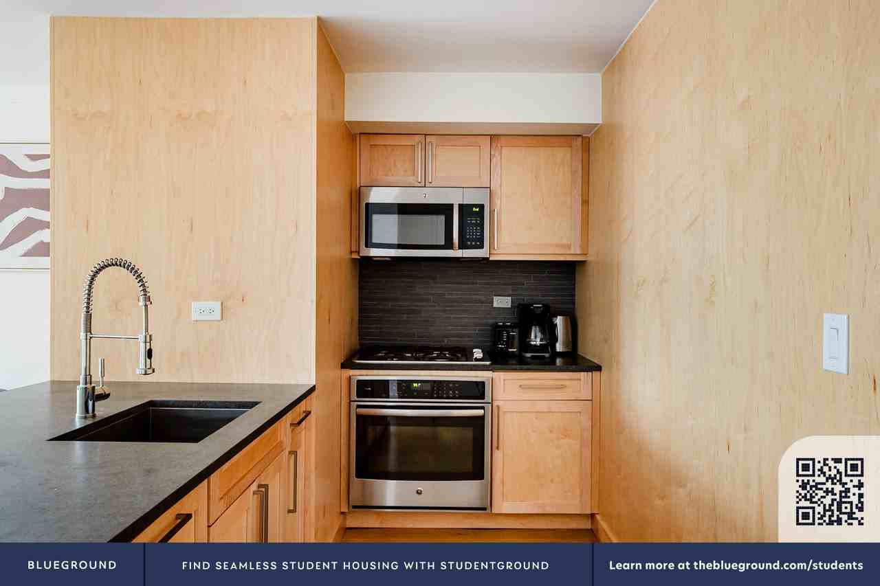 201 East 86th Street - Photo 7 of 30