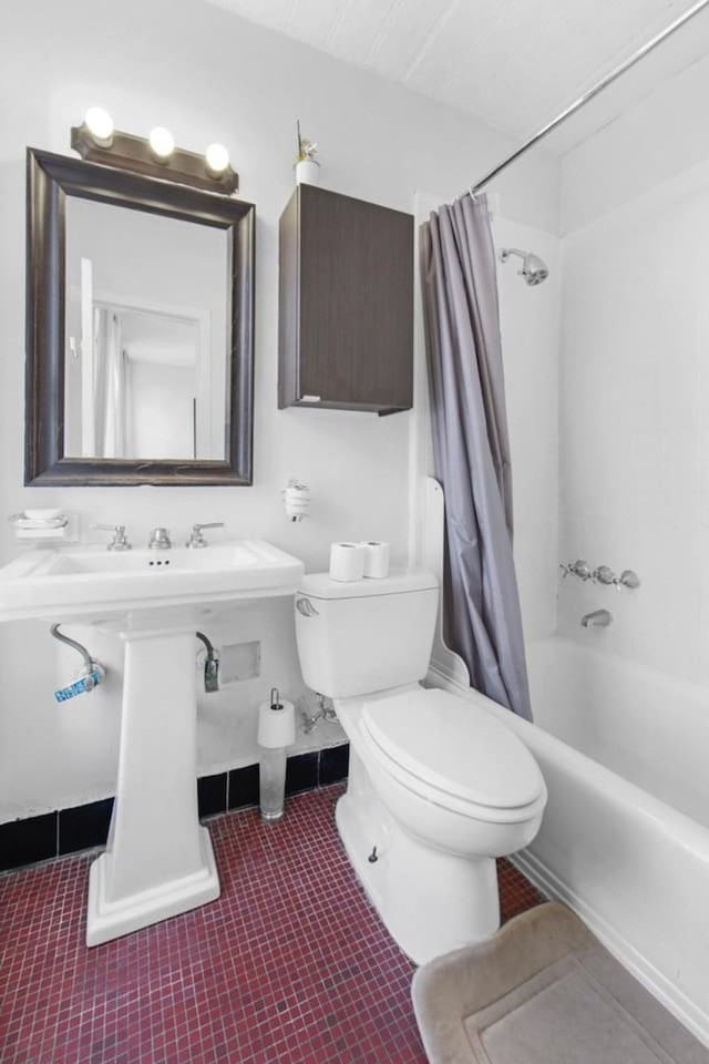 181 W 4th St #1316448P - Photo 3 of 5