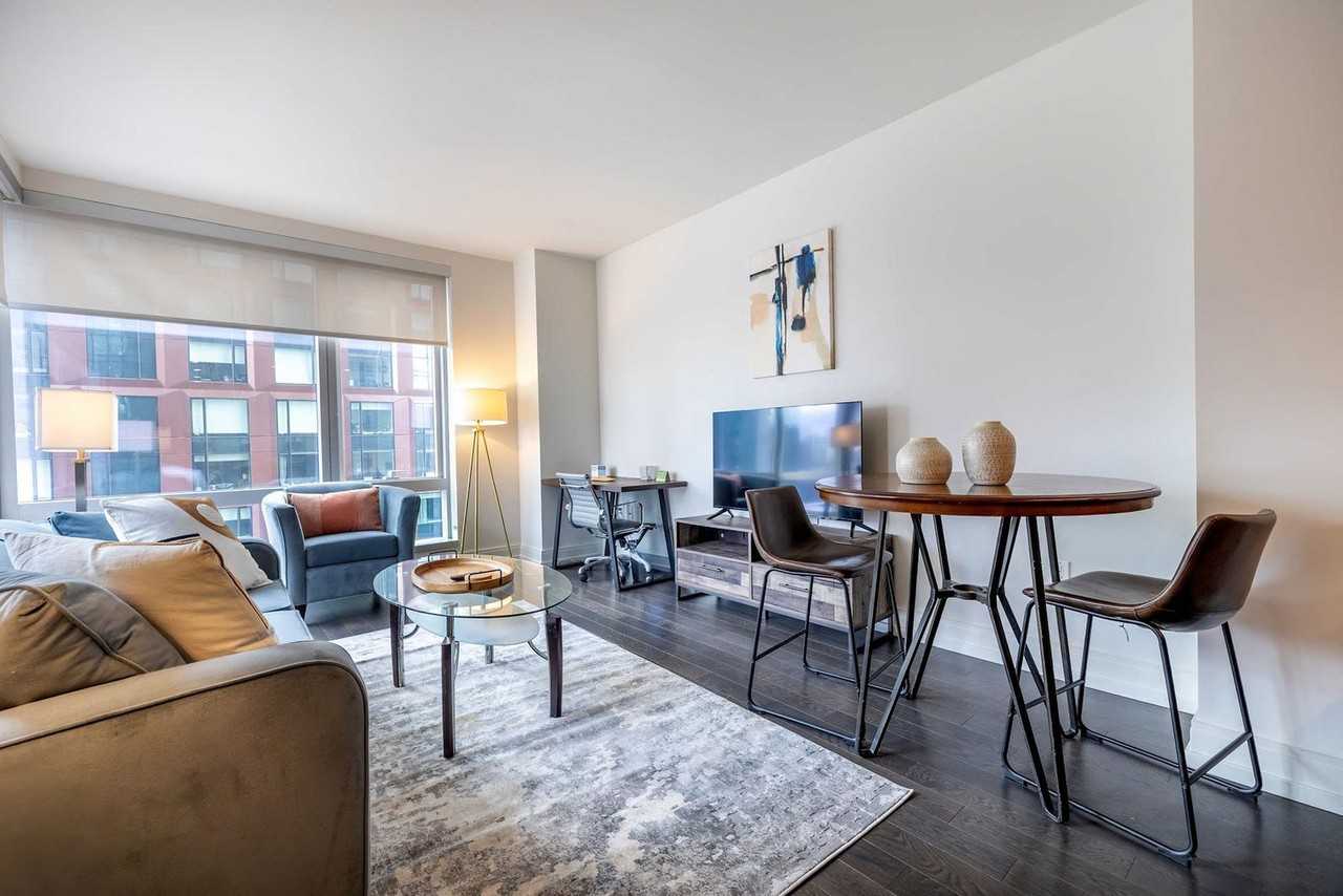 555 10th Ave #1388515P - Photo 3 of 24