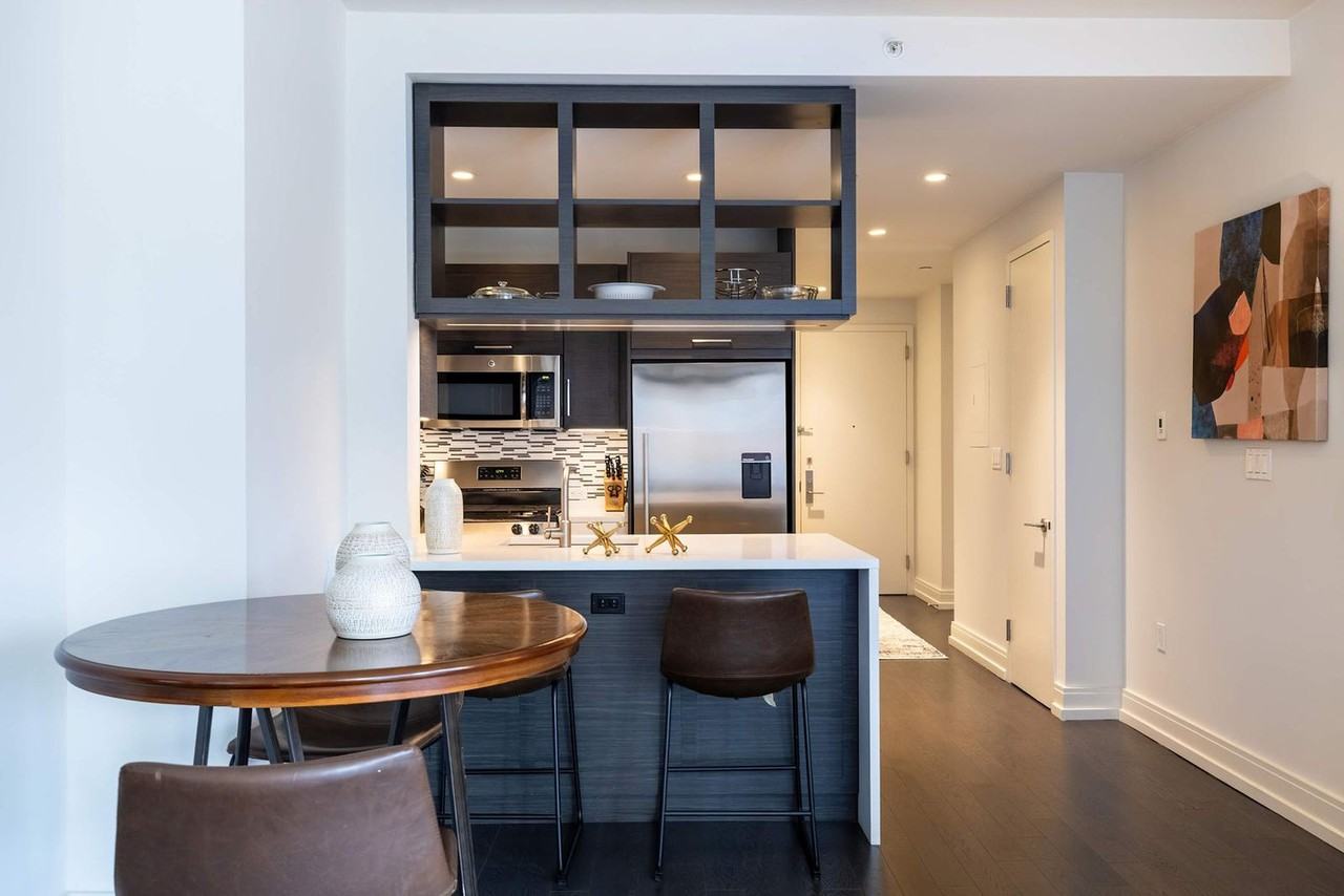 555 10th Ave #1388515P - Photo 5 of 24