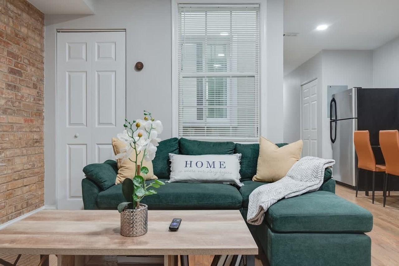 1255 Raum Street Northeast - Photo 7 of 50