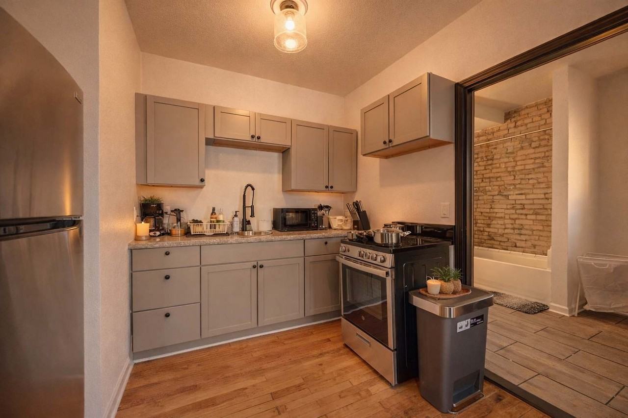 1927 N Prospect Ave #1463121P - Photo 3 of 19