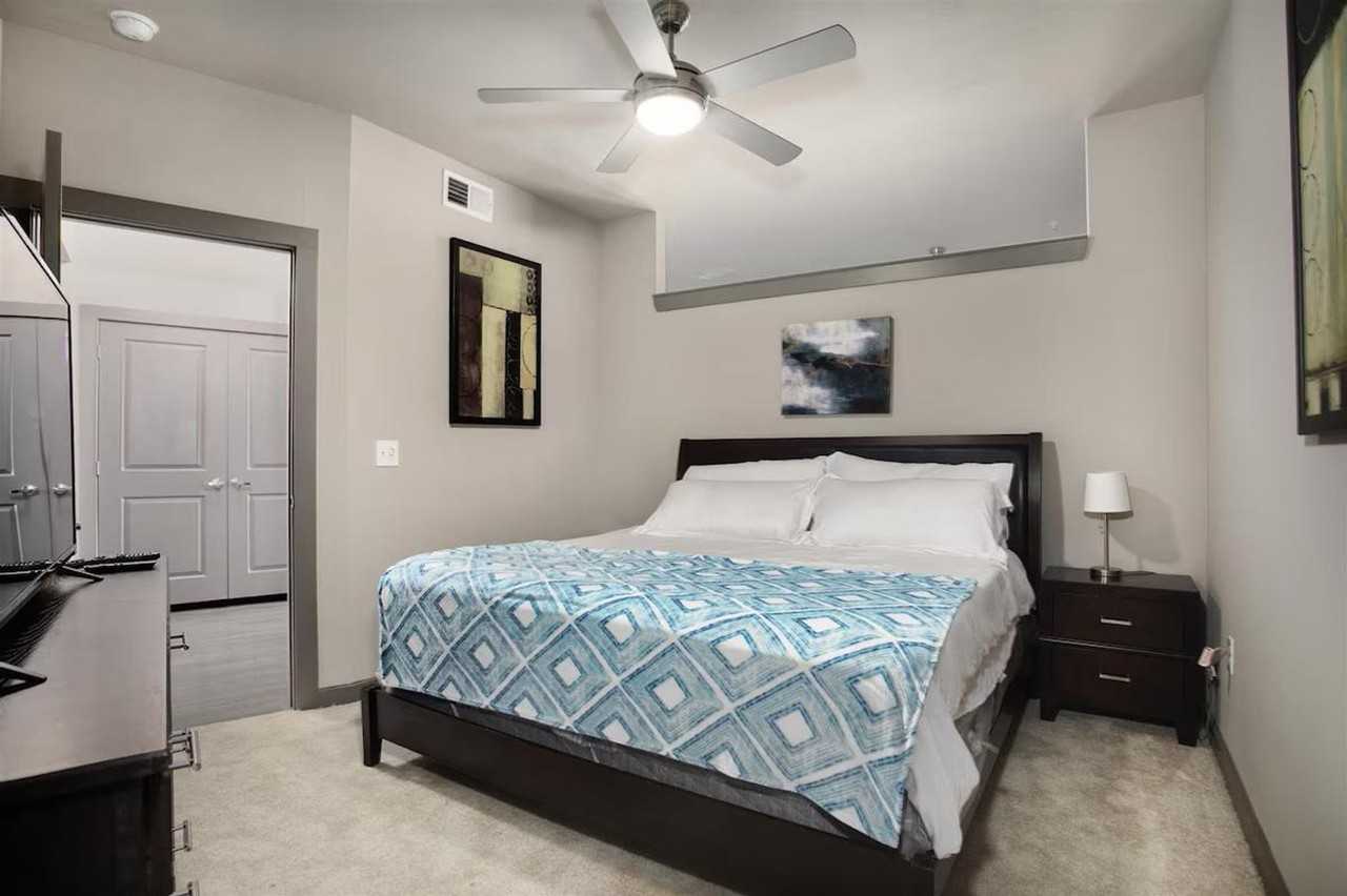 1504 Braeswood Blvd #1359153P - Photo 6 of 9