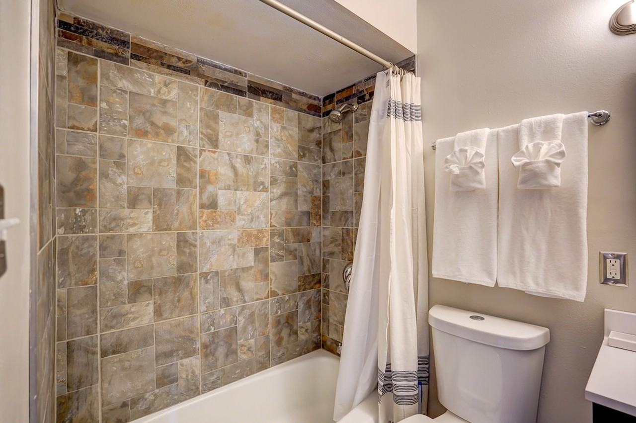 407 S 94th Pl #1377409P - Photo 7 of 16