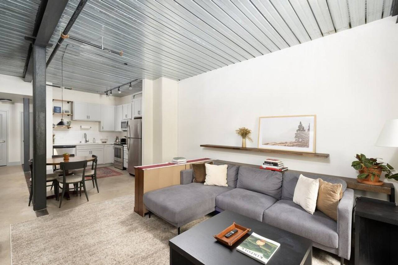 1009 W Juneau Ave #1379001P - Photo 4 of 26