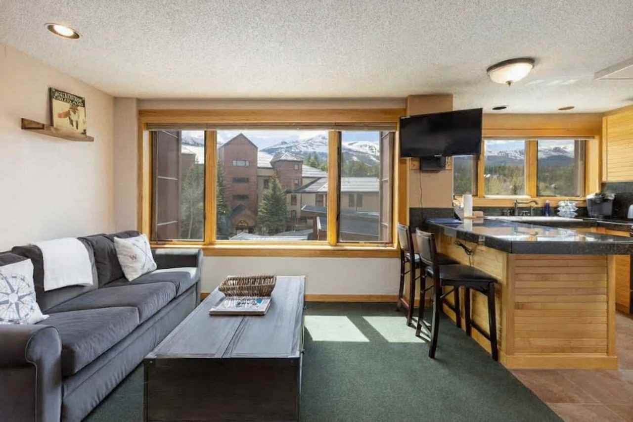 535 S Park Ave #1387661P - Photo 2 of 30