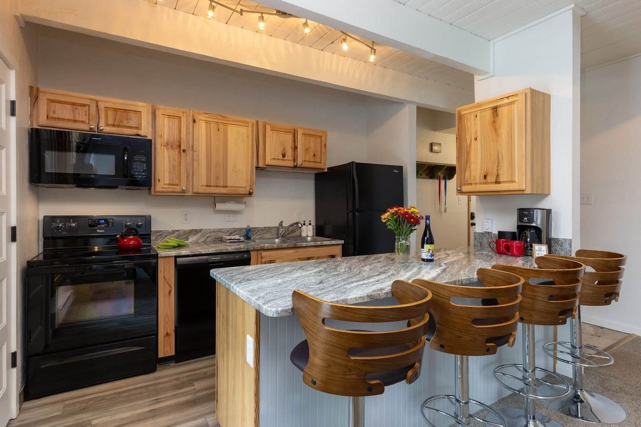 465 4 O Clock Road #1387656P - Photo 5 of 24