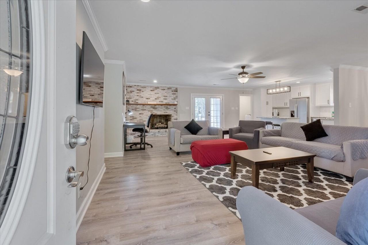 1012 Glenco Rd #1388436P - Photo 3 of 30