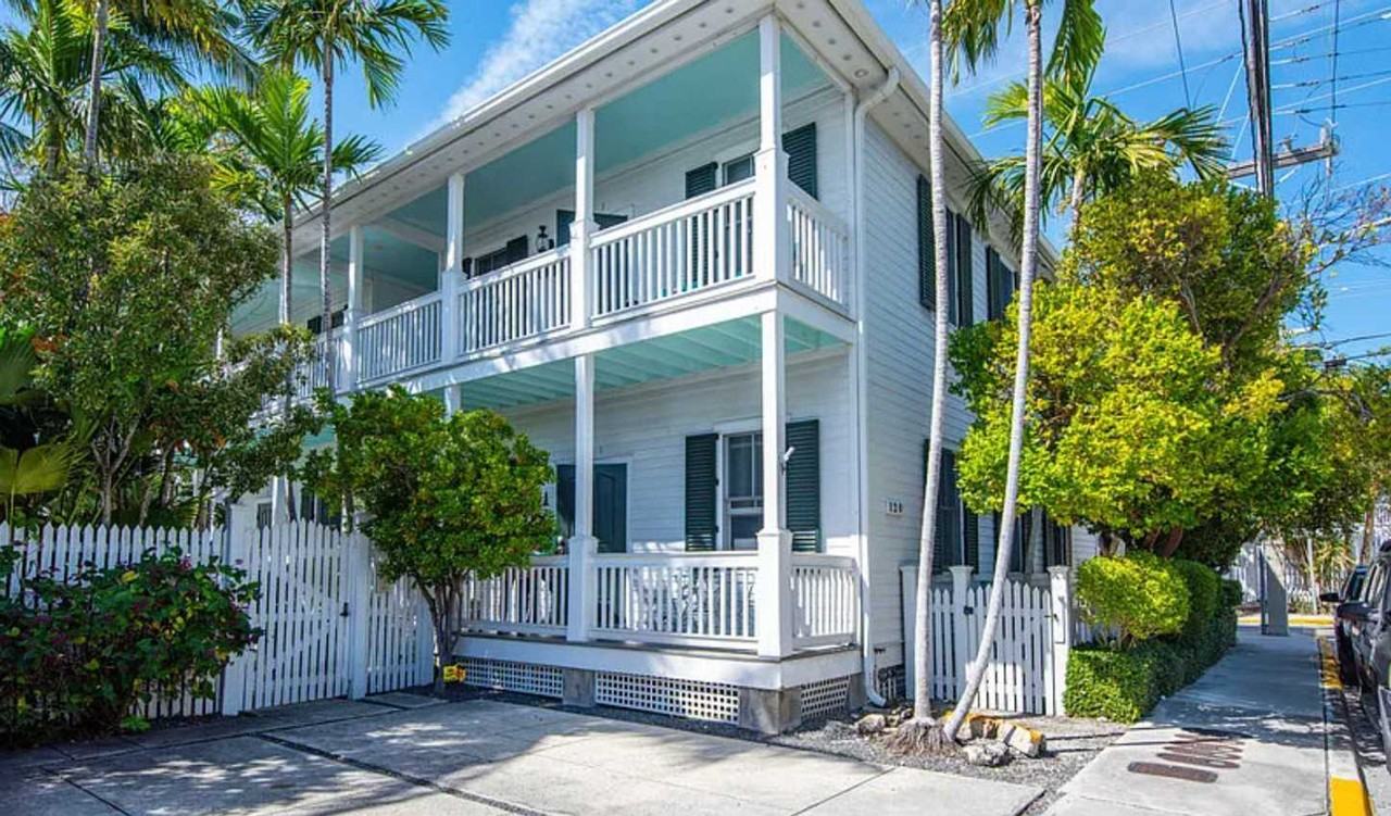 120 Angela St #1384034P - Photo 3 of 21