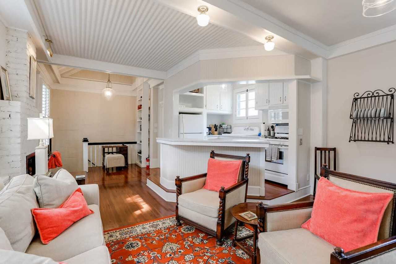 916 Howard St #1386554P - Photo 5 of 42