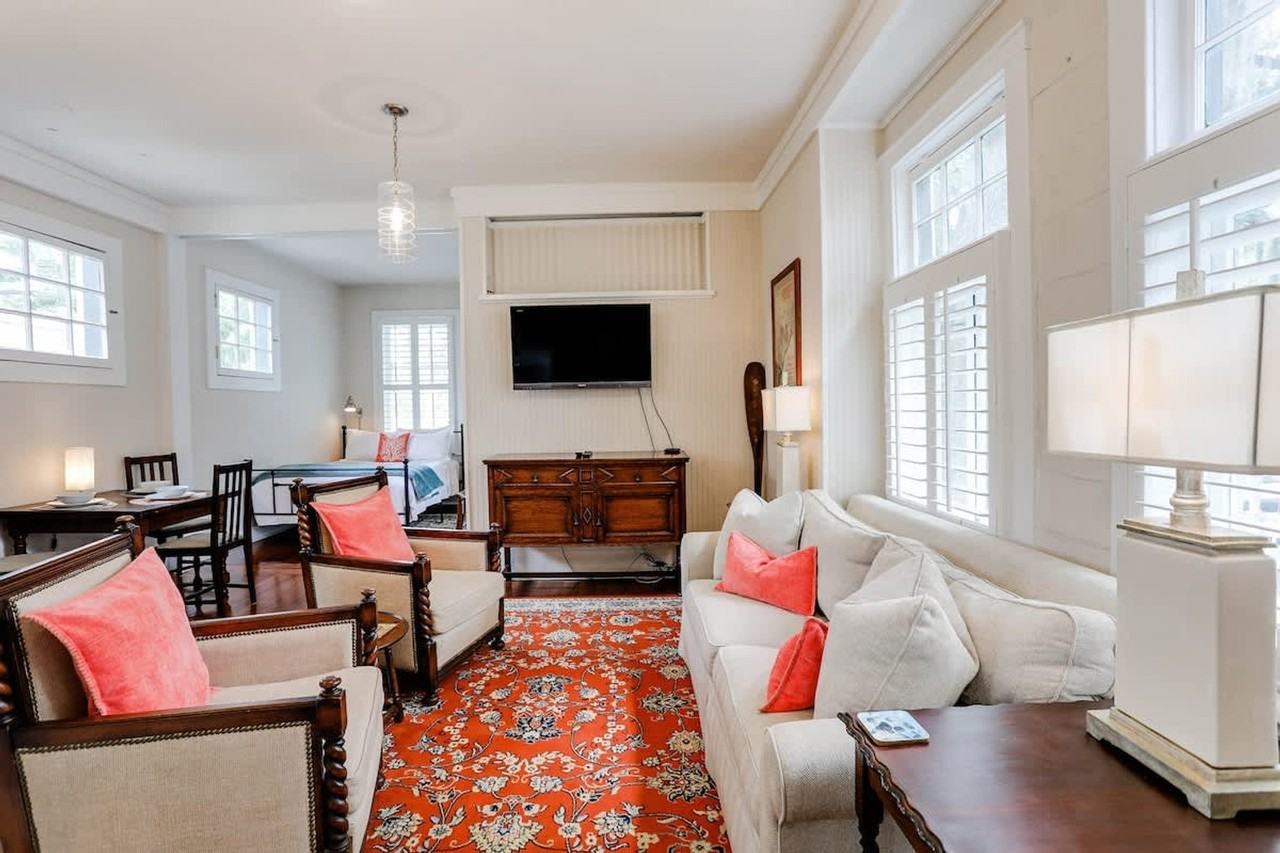 916 Howard St #1386554P - Photo 6 of 42