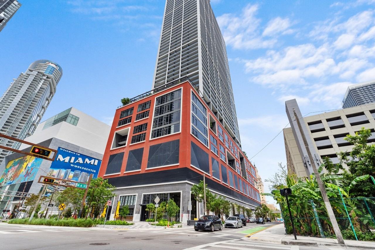 125 Ne 6th St #1389643P - Photo 6 of 47