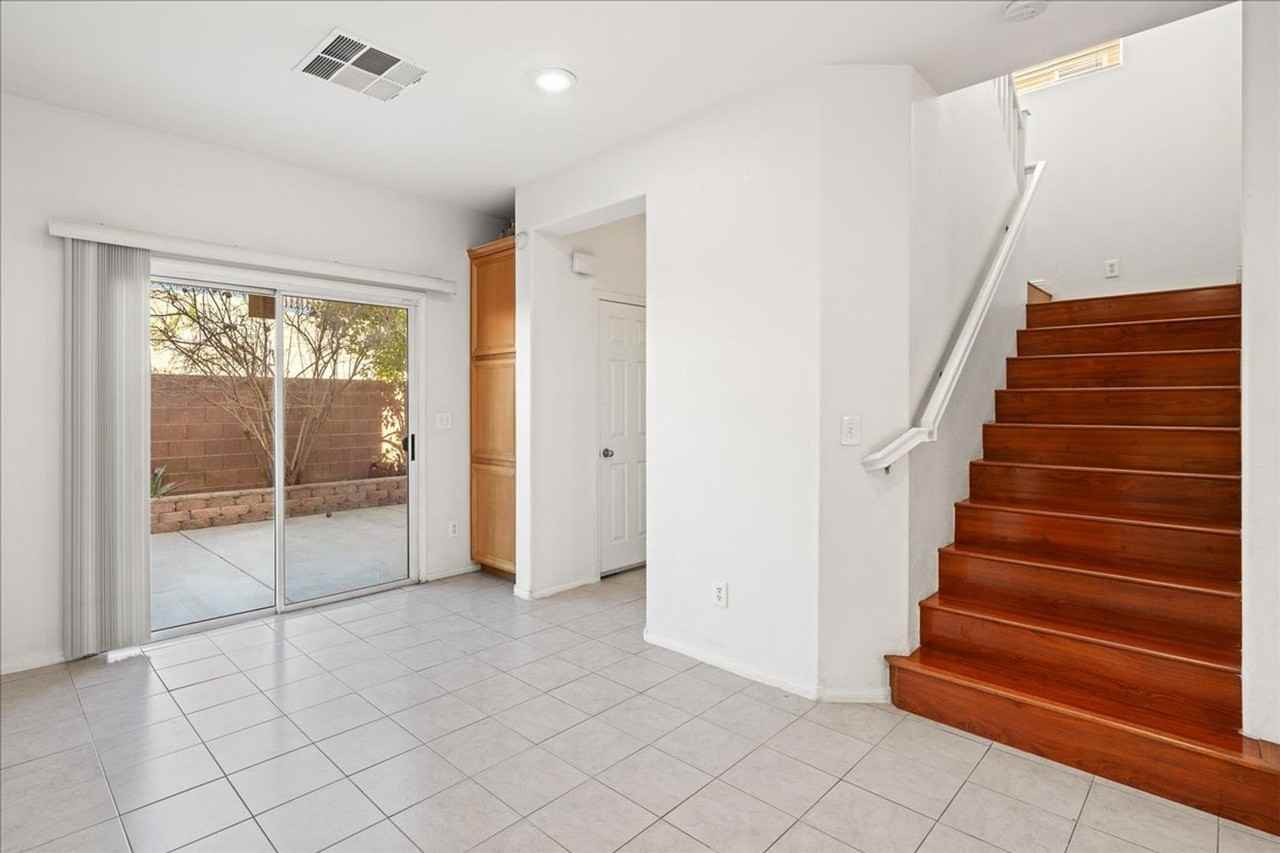 6016 Sombria Ridge Ave - Photo 4 of 21