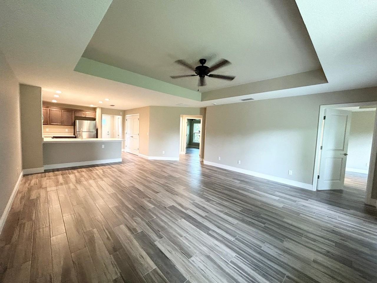 1215 S Center St - Photo 2 of 22