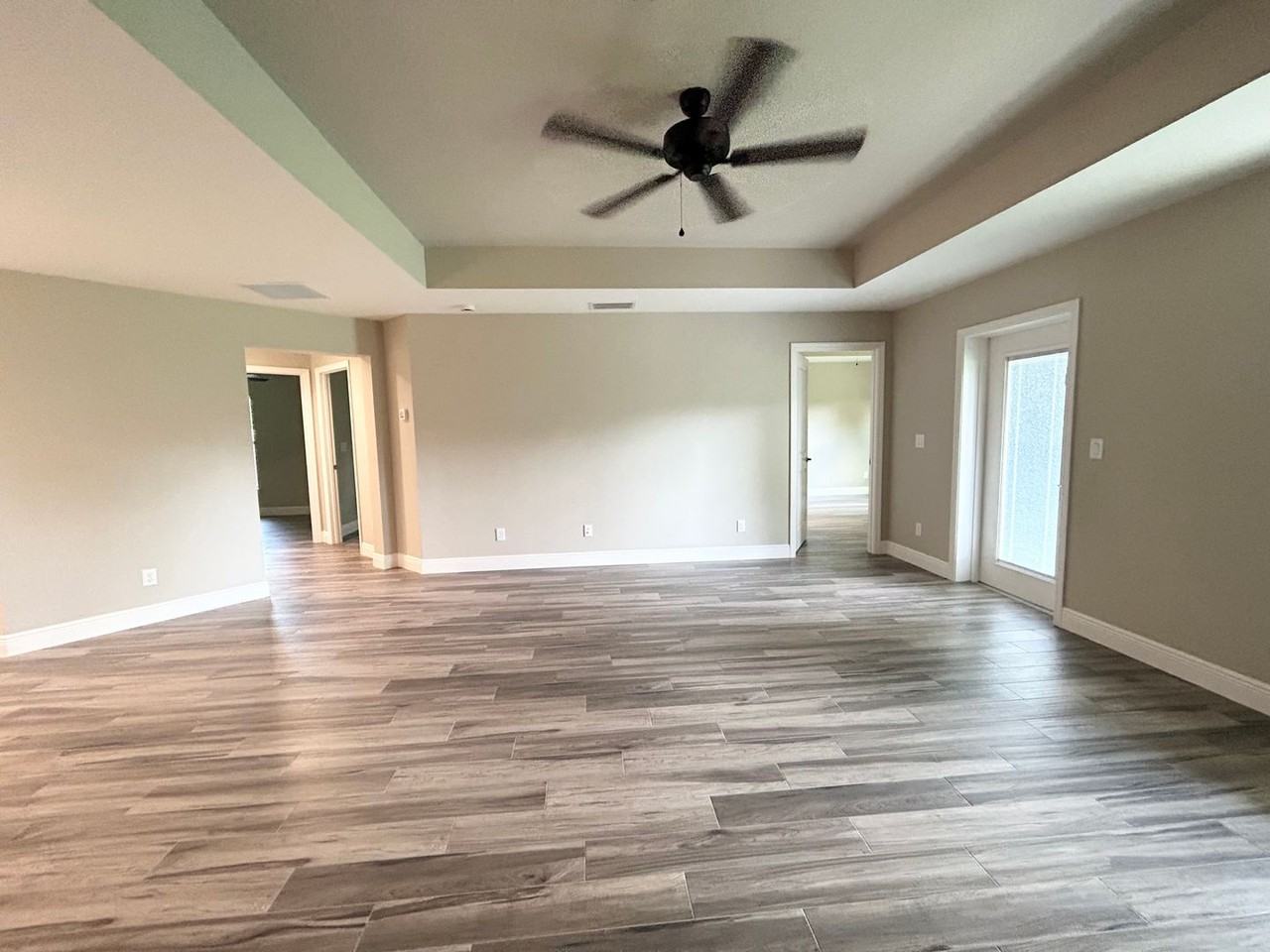 1215 S Center St - Photo 3 of 22