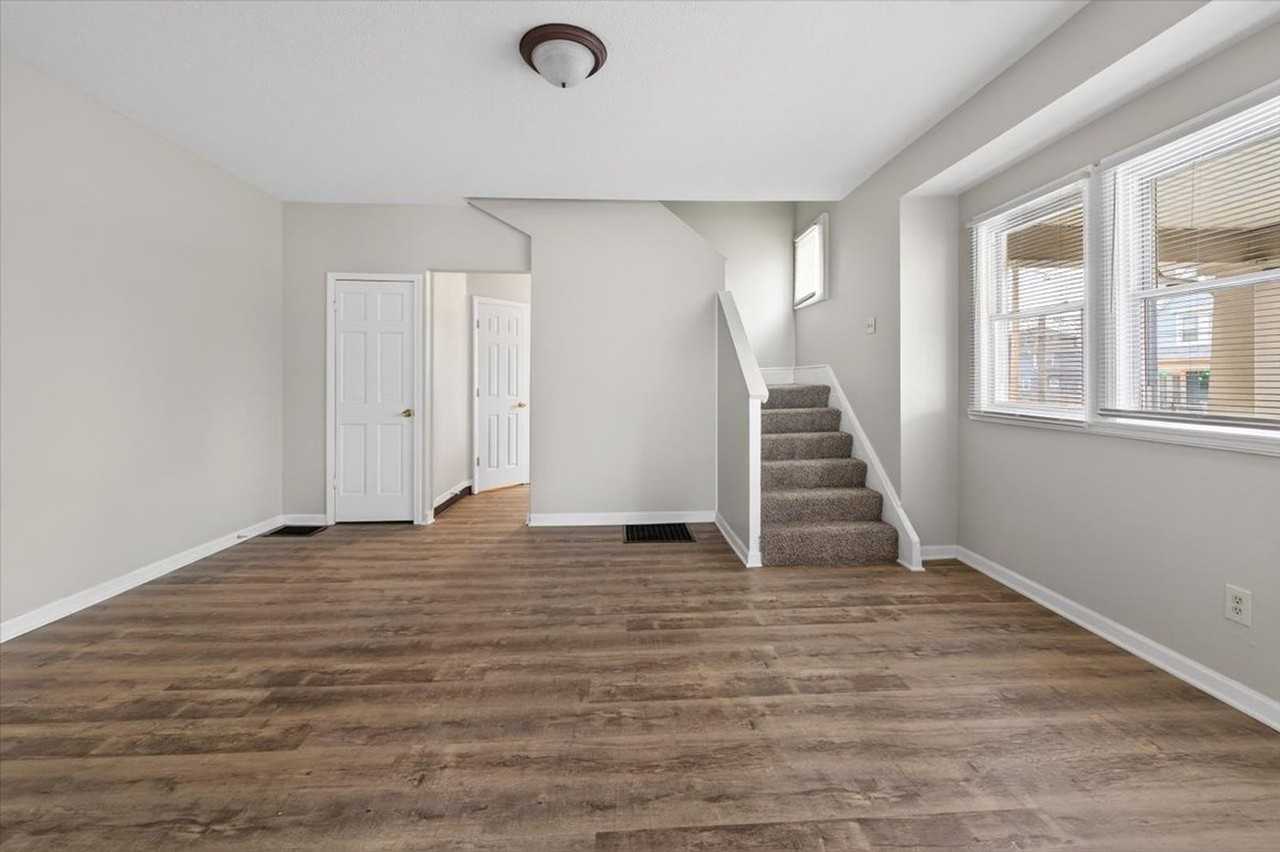 636 E 34th St - Photo 6 of 17