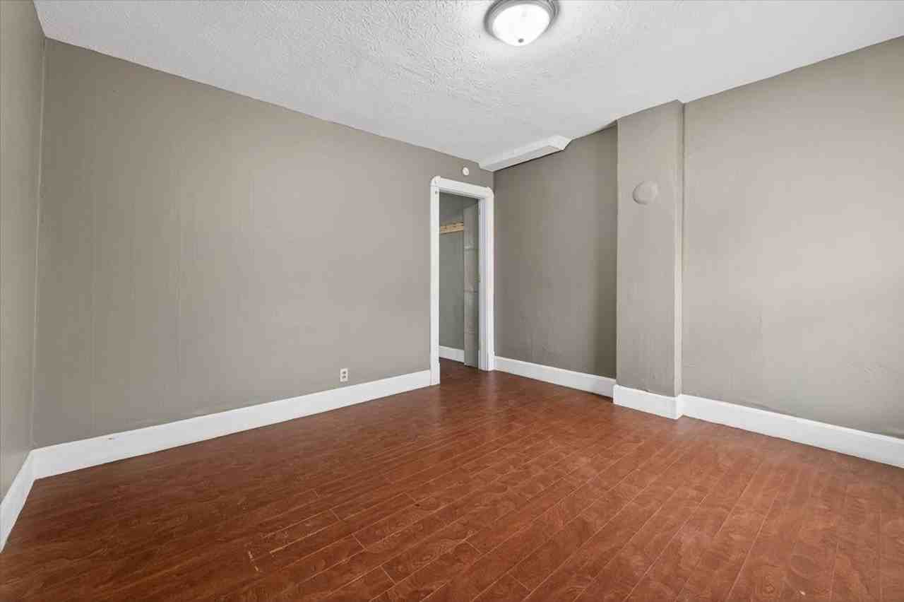 1133 S Richland St - Photo 3 of 14