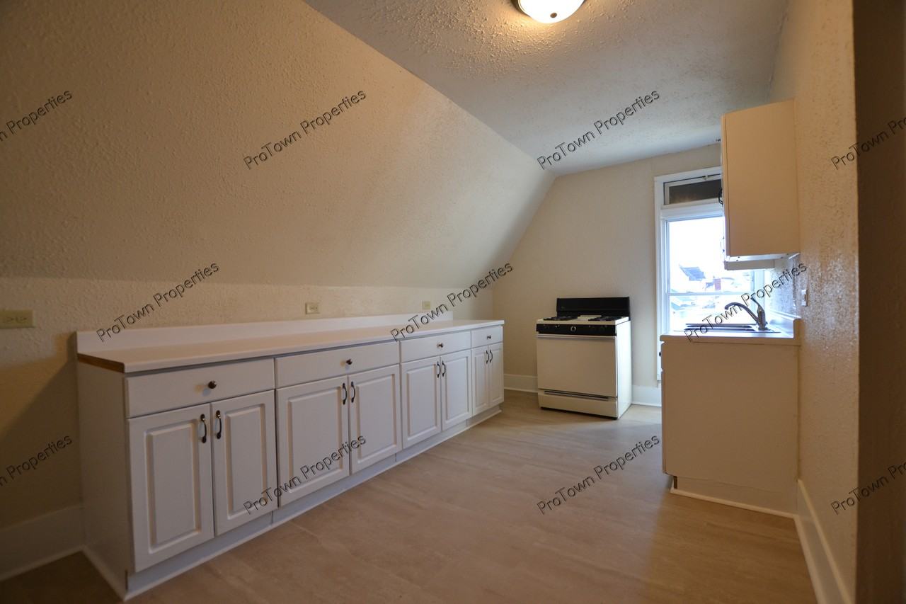 7 South Broadway Street #2 - Photo 2 of 7