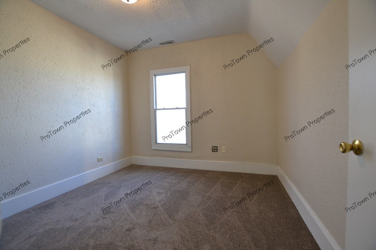 7 South Broadway Street #2 - Photo 3 of 7