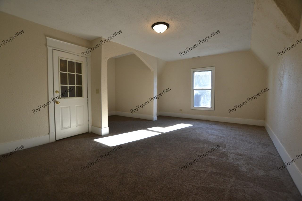 7 South Broadway Street #2 - Photo 4 of 7