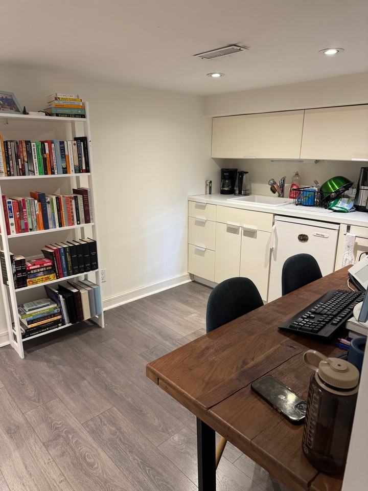 16 Montrose Avenue - Photo 4 of 13