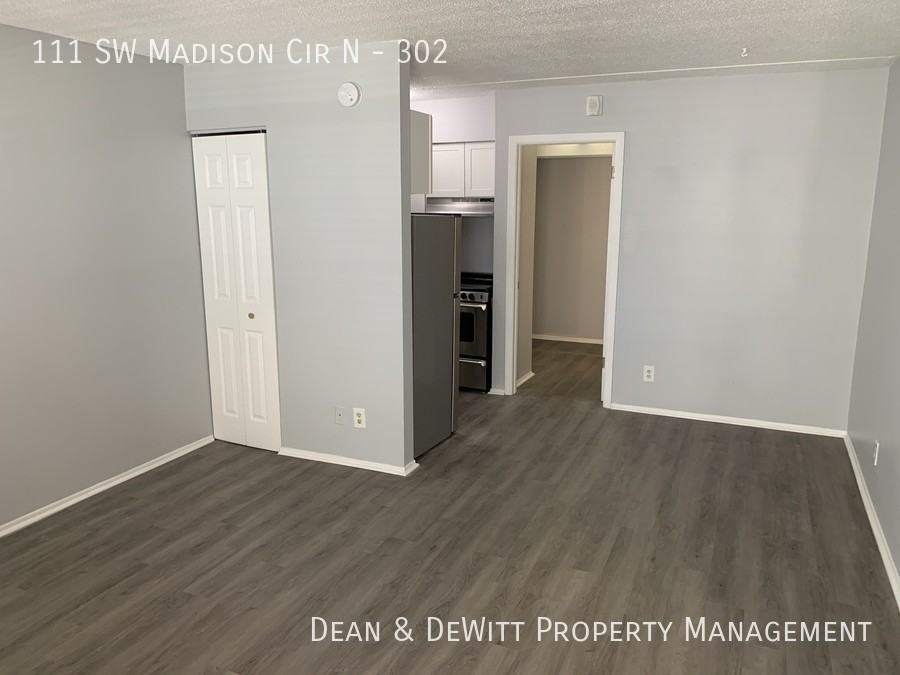 111 Sw Madison Cir N #302 - Photo 3 of 13