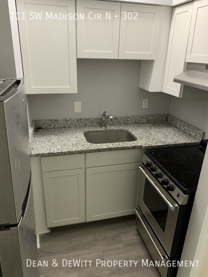 111 Sw Madison Cir N #302 - Photo 7 of 13