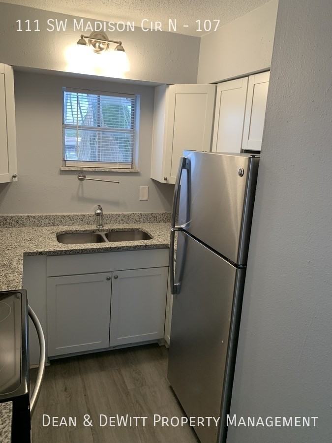 111 Sw Madison Cir N #107 - Photo 3 of 11