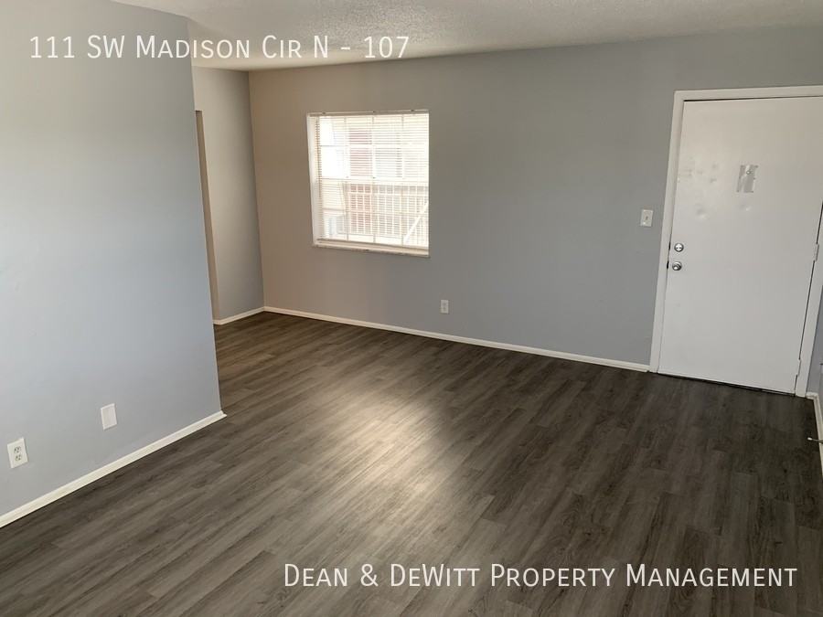 111 Sw Madison Cir N #107 - Photo 5 of 11