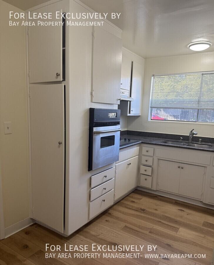 949 E St #1 - Photo 3 of 8