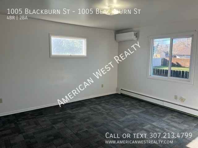 1005 Blackburn St - Photo 5 of 11