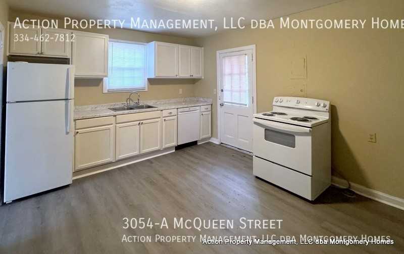 3054 Mcqueen St Apt A - Photo 4 of 10