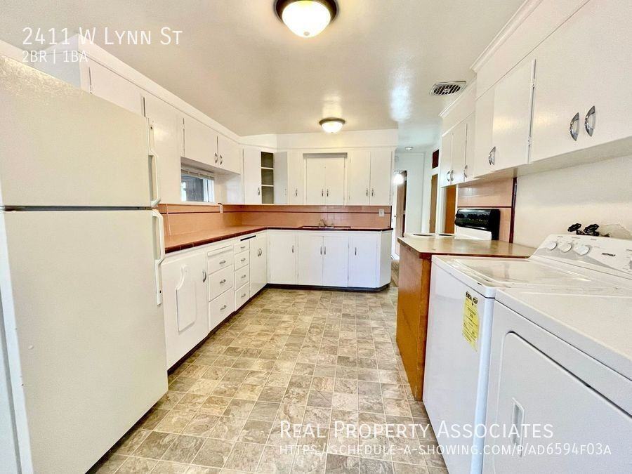2411 W Lynn St - Photo 5 of 13