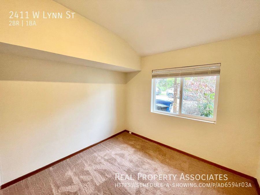 2411 W Lynn St - Photo 7 of 13