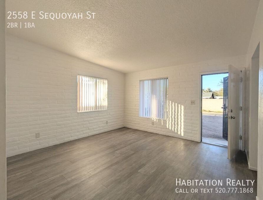 2558 E Sequoyah St - Photo 3 of 18