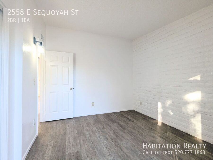 2558 E Sequoyah St - Photo 6 of 18