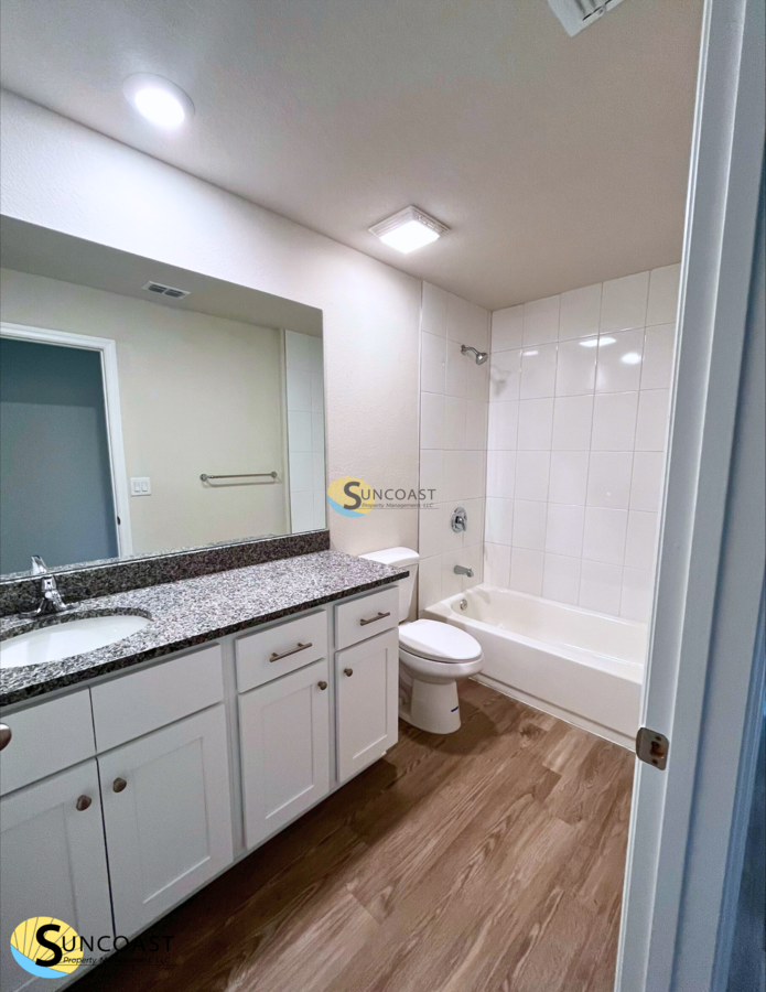 353 Reeves St - Photo 5 of 8