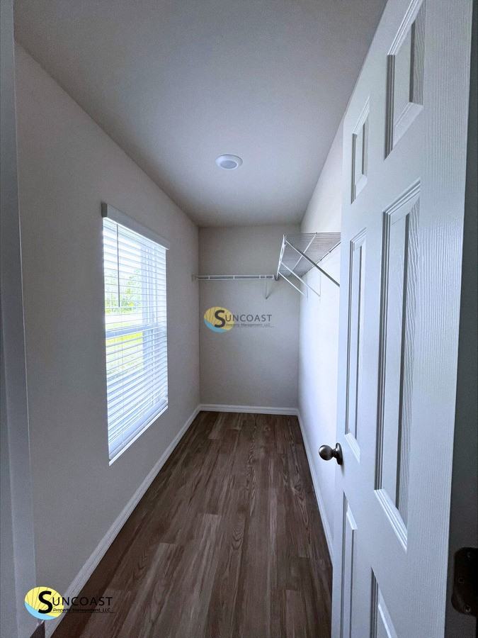 353 Reeves St - Photo 6 of 8