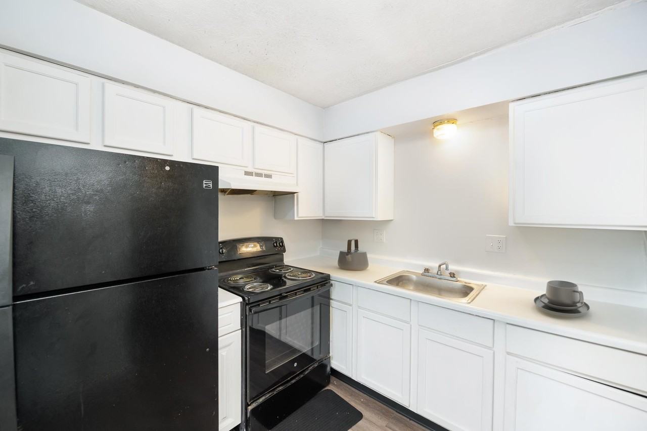 Marten Court Apartments - Photo 6 of 26