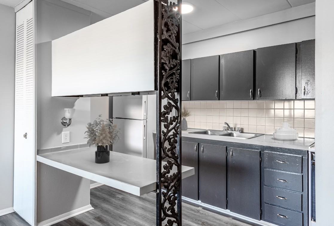 Alphada Place - Photo 2 of 32