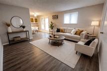 London House - Photo 2 of 14