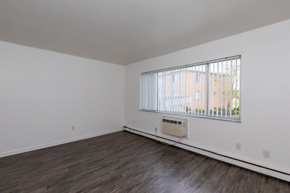 Waters Edge - Photo 2 of 11