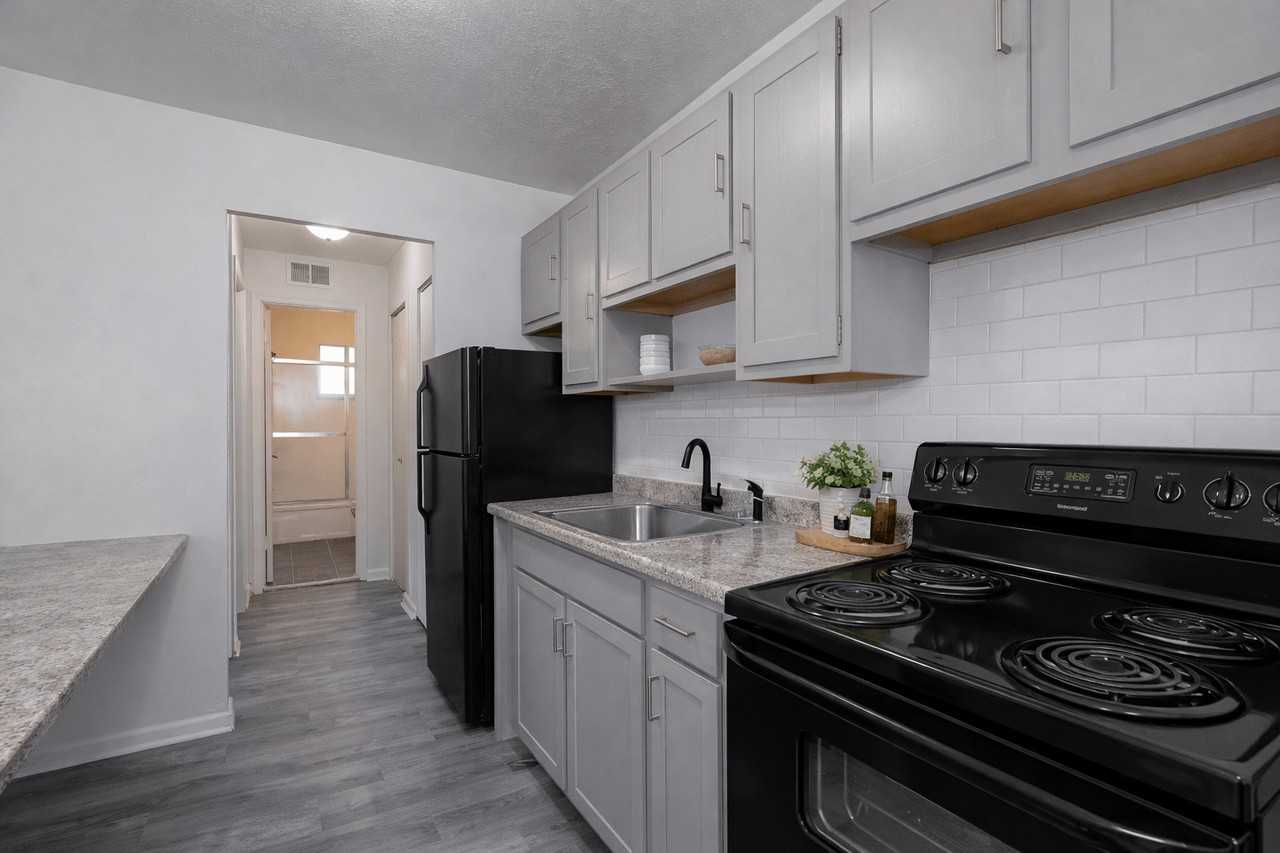 Waters Edge - Photo 3 of 11