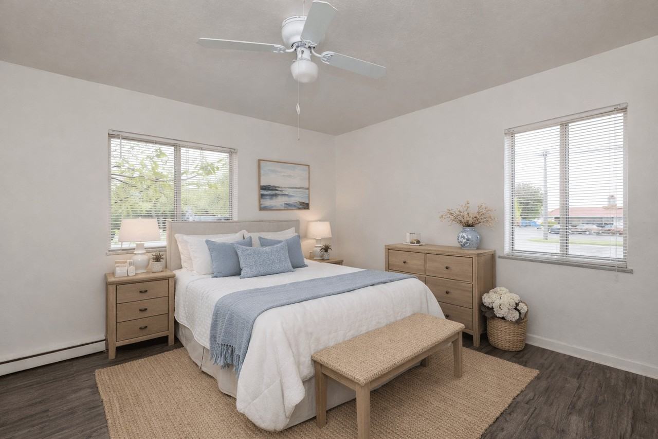 Waters Edge - Photo 5 of 11