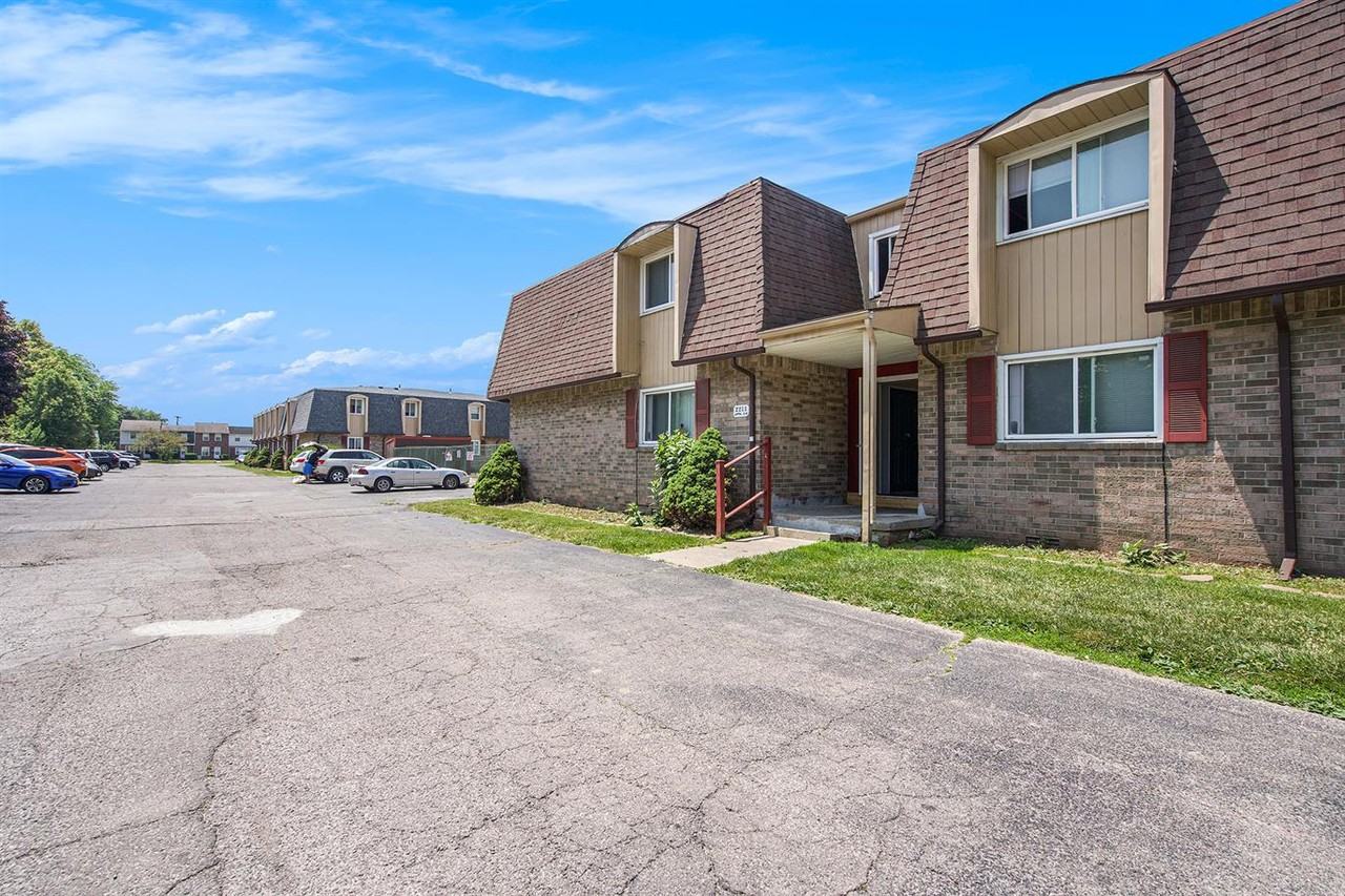 BrookHill Apartments - Photo 4 of 50