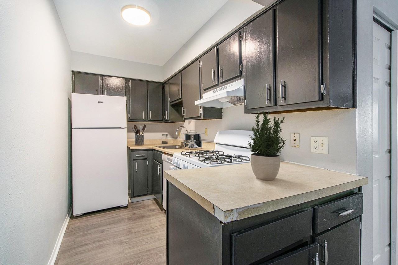 BrookHill Apartments - Photo 6 of 50